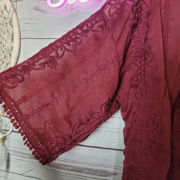 Taylor & Sage Burgundy Embroidered Sheer Boho Kimono Top Womans Size Small - Picture 3 of 5